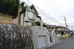 琵琶湖を望む輸入デザインの邸宅
